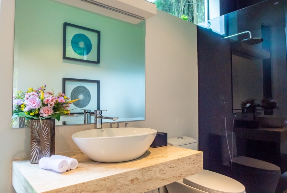 Villas By The Big Bamboo Bathroom