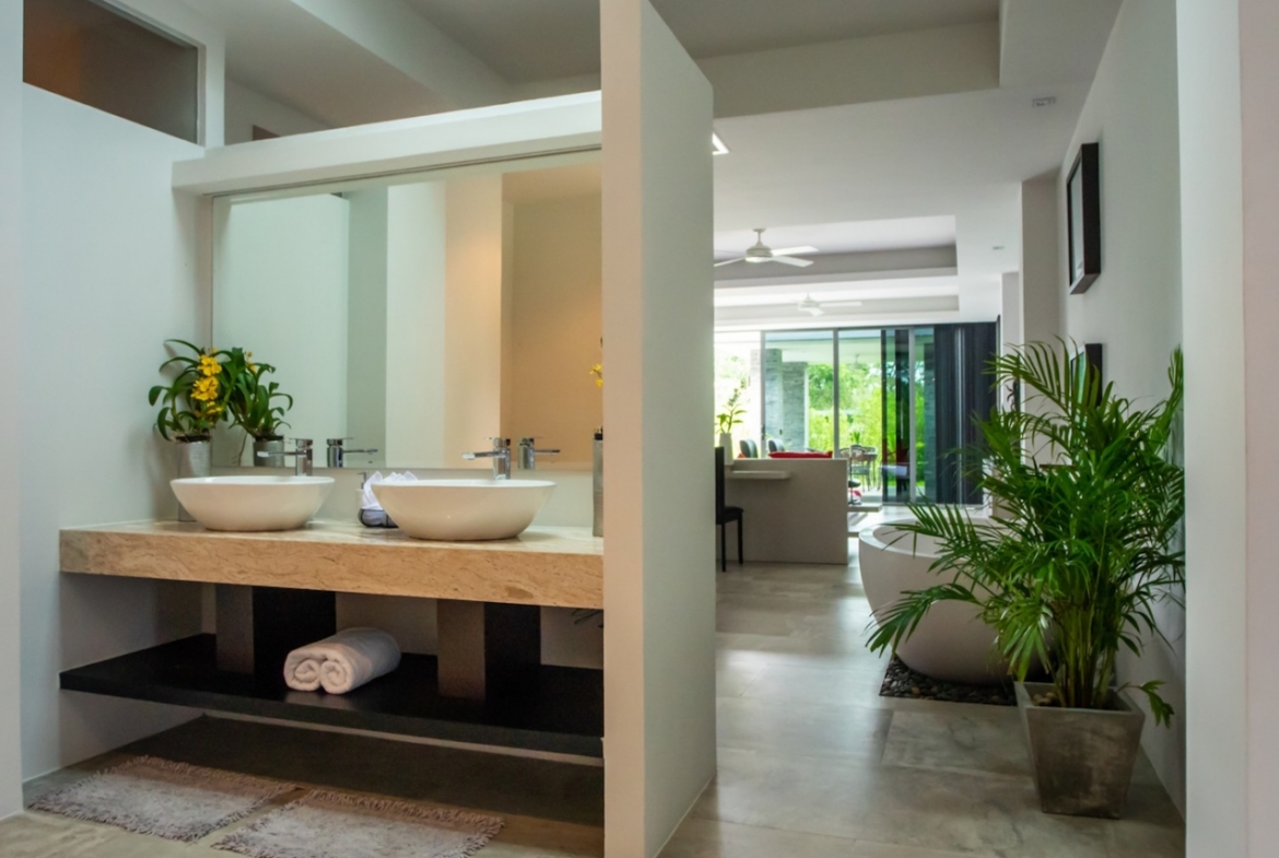 Villas By The Big Bamboo Bathroom
