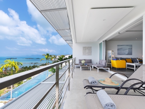 3 Bedroom Sea View Apartment Balcony