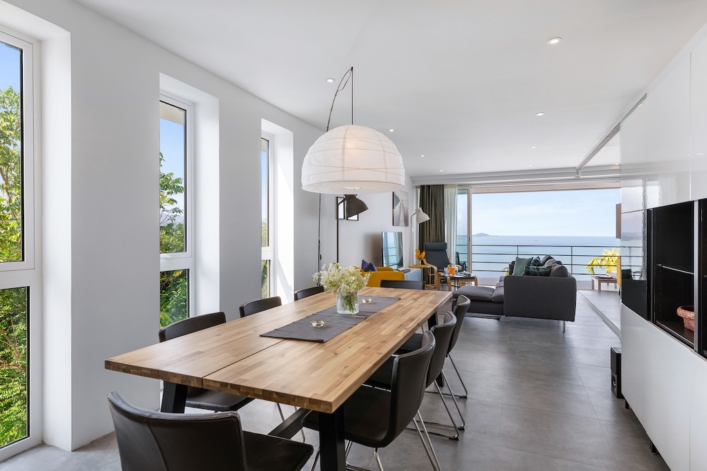 3 Bedroom Sea View Apartment Dining Table