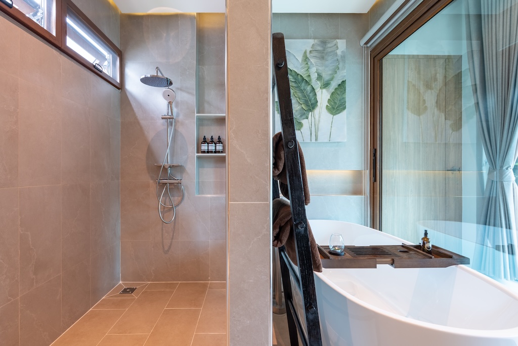 Akiraya Villa Bathroom