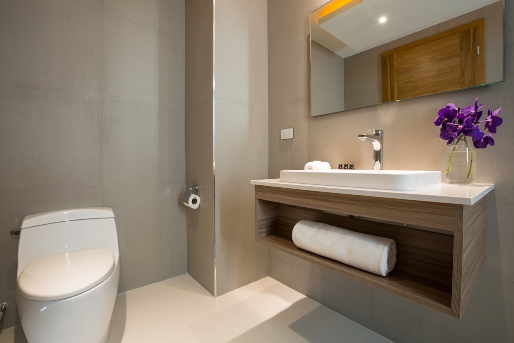 Azur Samui Apartment Bathroom