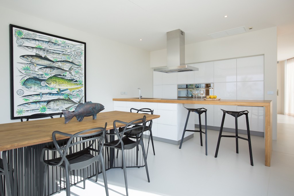 Azur Apartment Dining