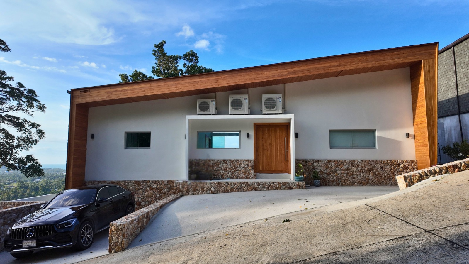 Azur Villa For Sale Azur Villa For Sale 22 Entrance