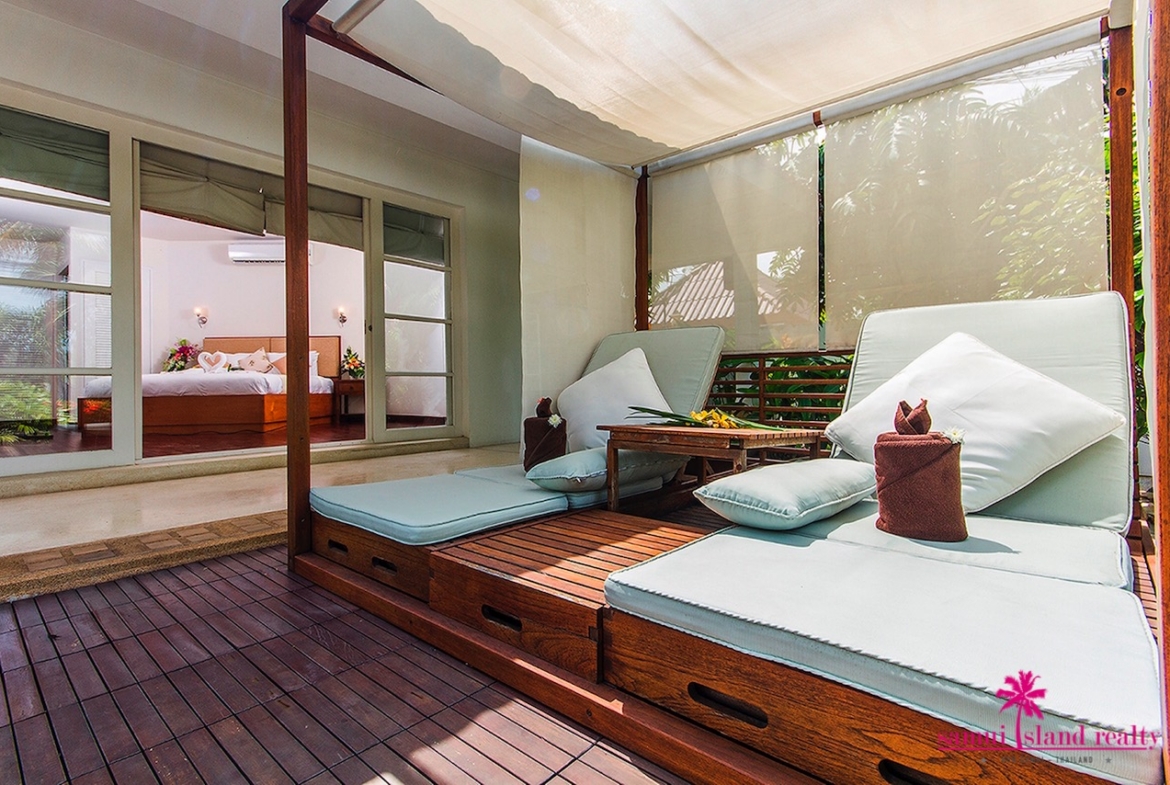 Baan Arun Terrace Day Beds