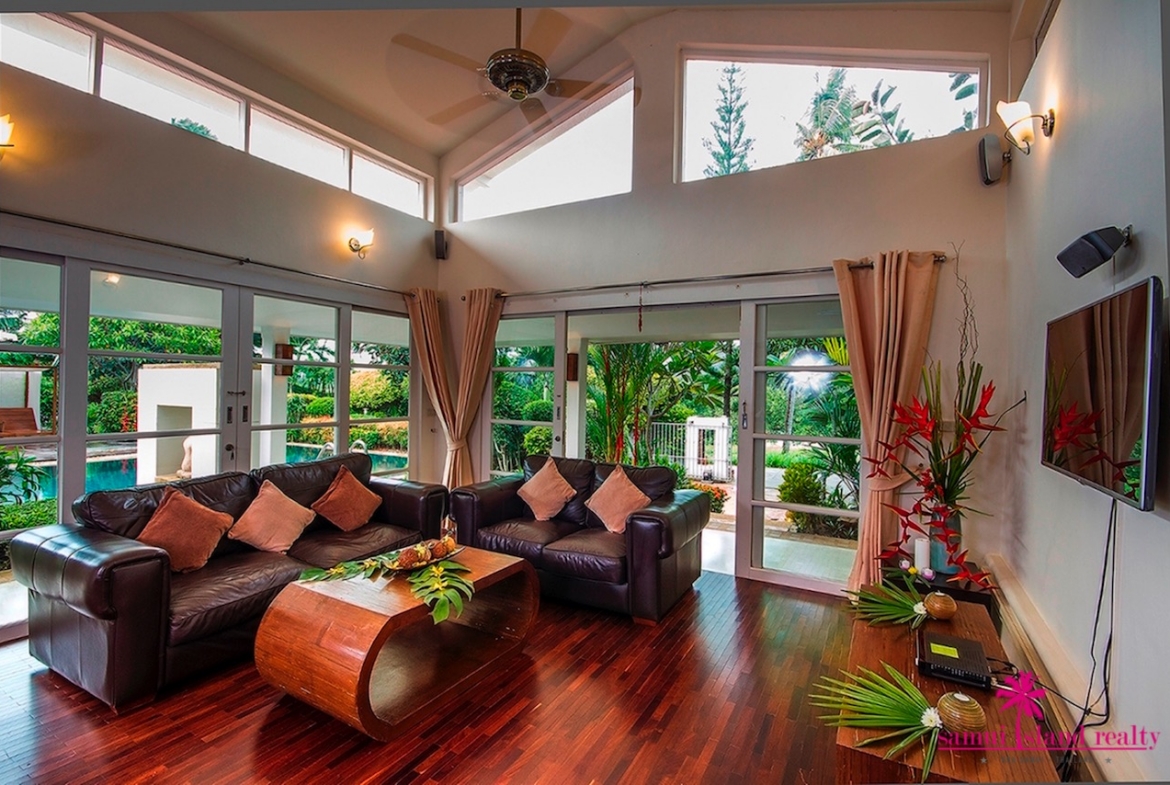 Baan Arun Lounge Area