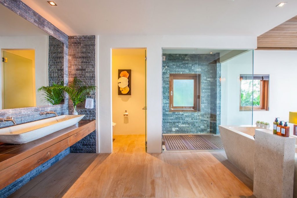 Baan Hinyai Koh Samui Bathroom