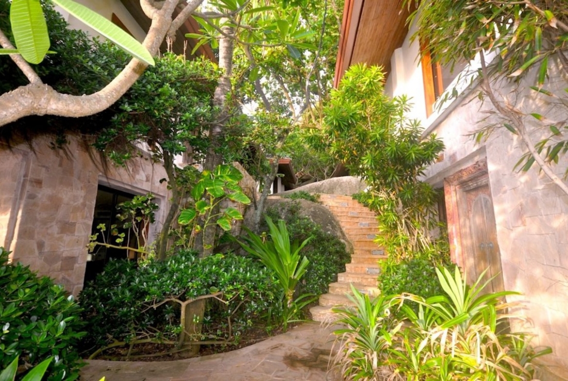 Baan Kata Villa Walk Way