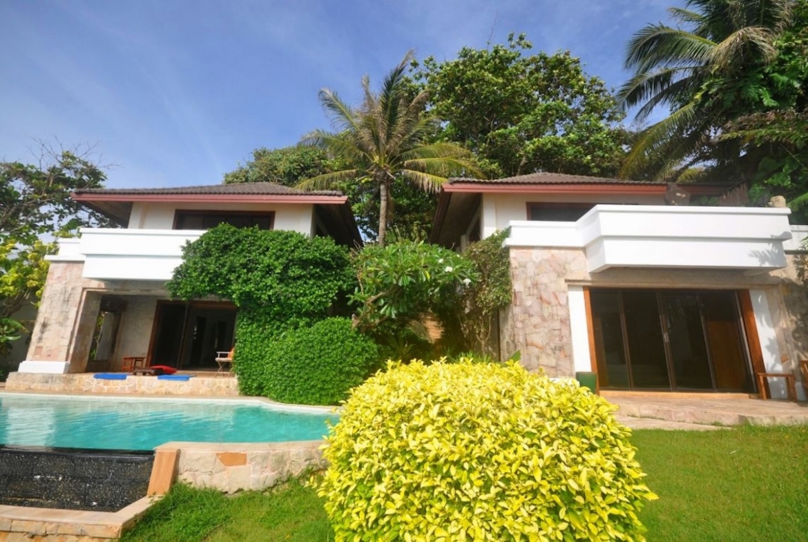 Baan Kata Villa Exterior