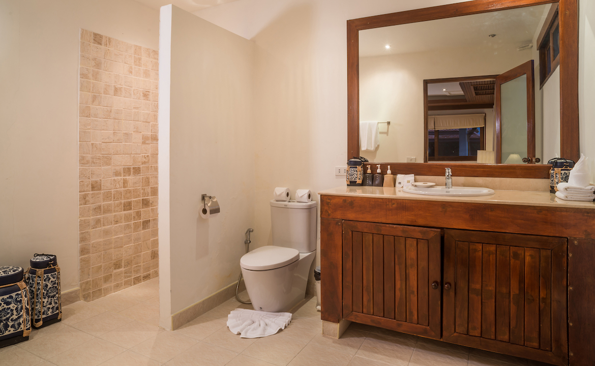 Baan Leelavadee Bathroom 3