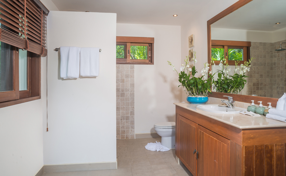 Bathroom 4