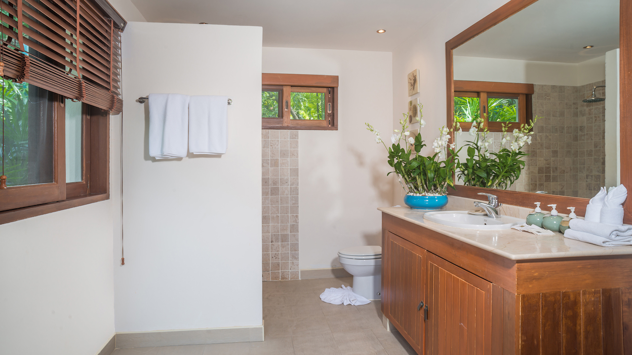 Baan Leelavadee Bathroom 4