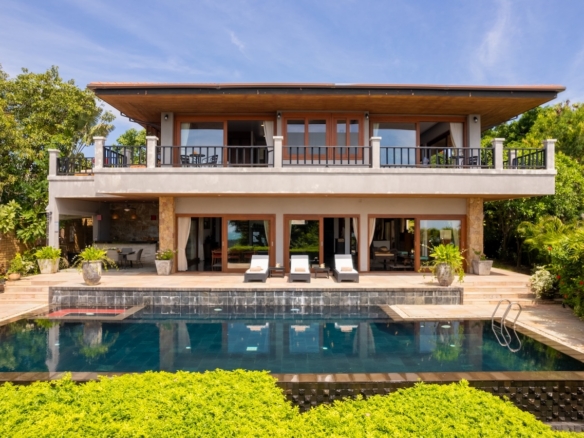 Baan Phuttarak Exterior