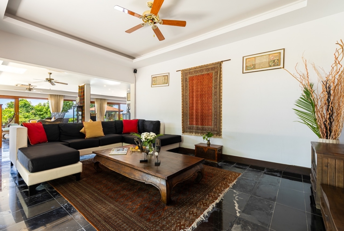 Baan Phuttarak Lounge