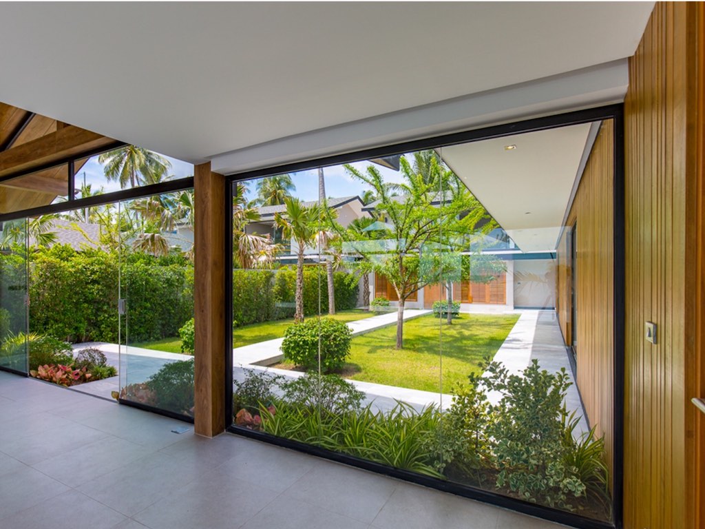 Baan Talay Beach Villas Landscaped Garden