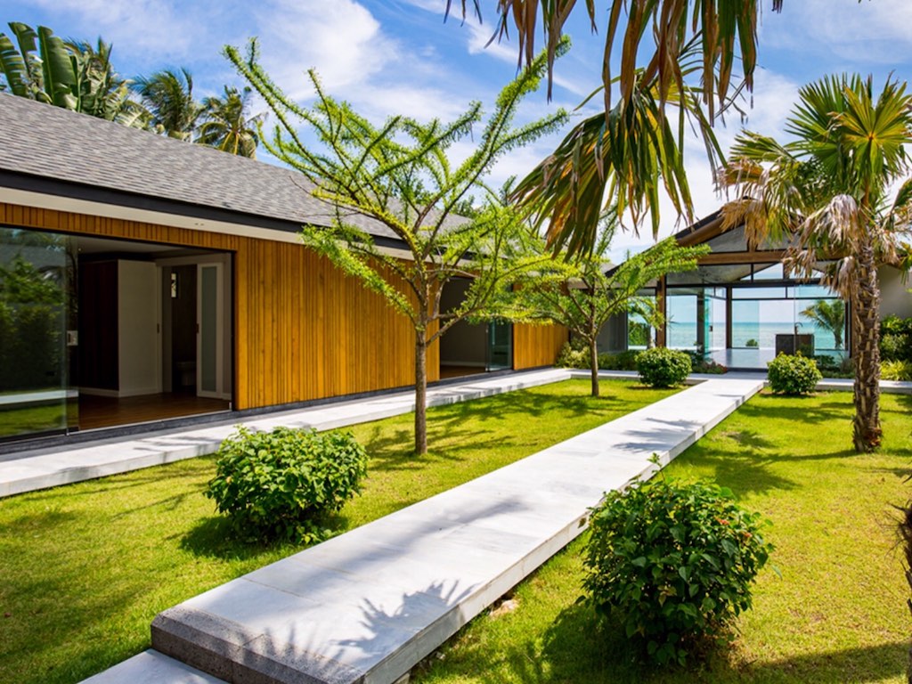 Baan Talay Beach Villas Walkway