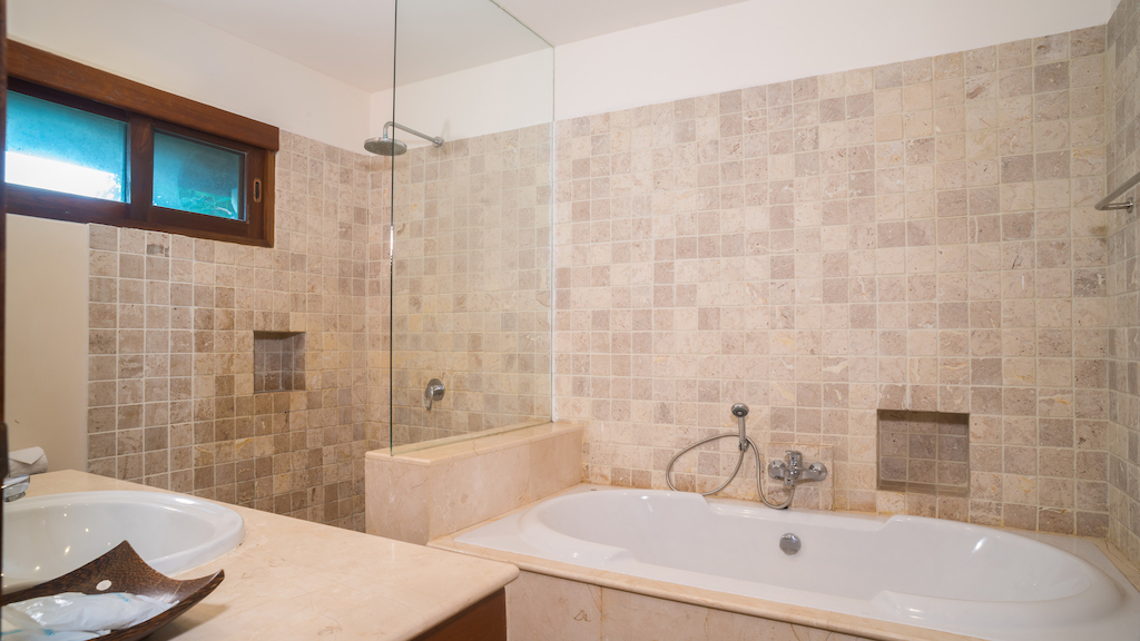 Baan Tawan Bathroom 2