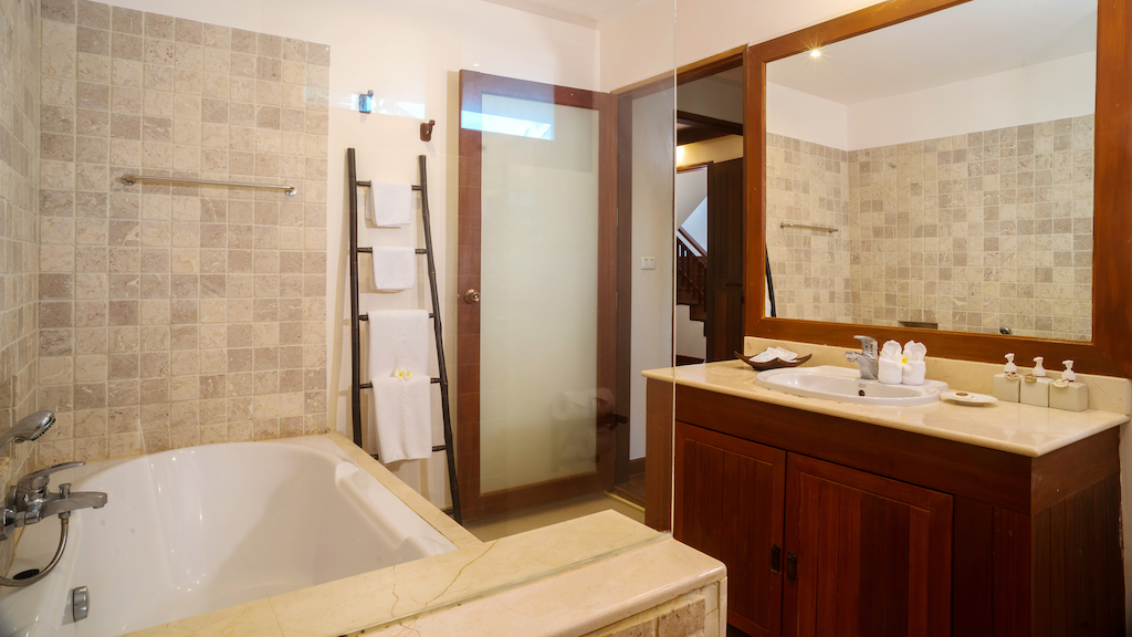 Baan Tawan Bathroom 3