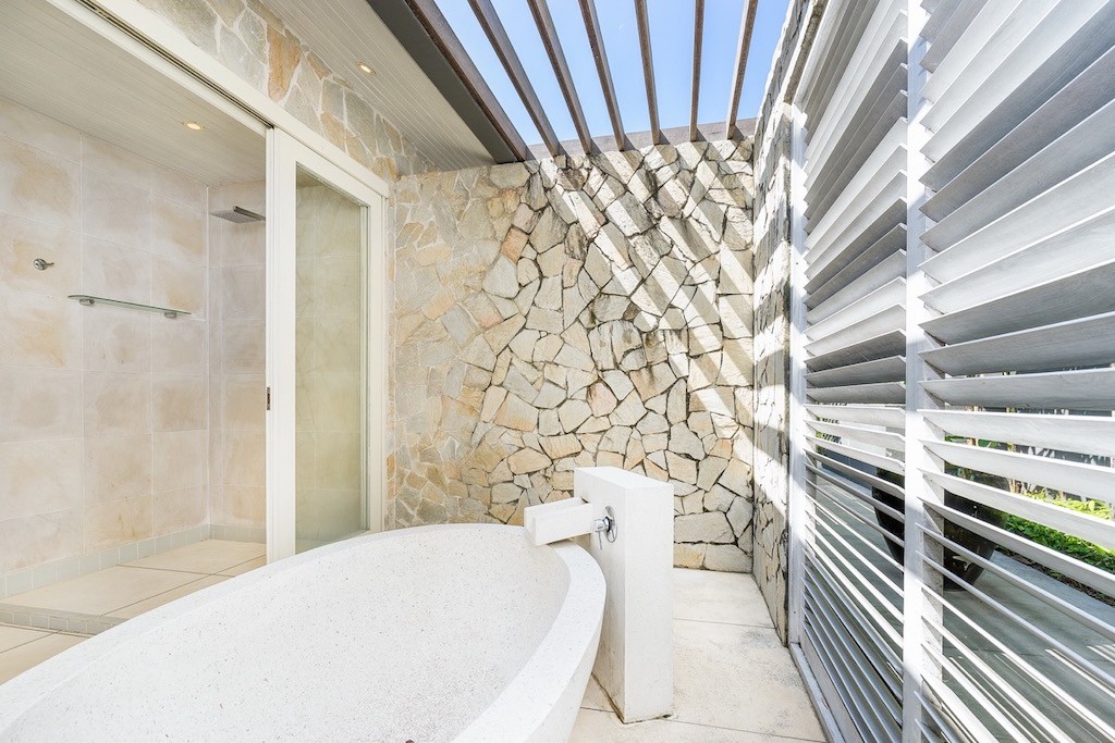 Bathtub