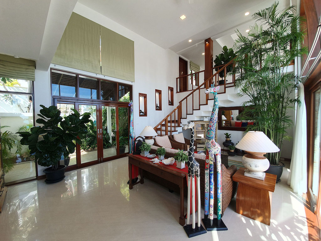 Bang Po Sea View Property Living Space