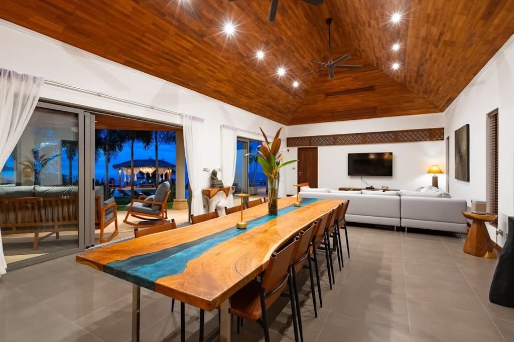 Bang Por Ocean View Property Dining