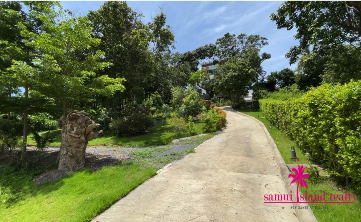 Bang Rak Sea View Villa Driveway