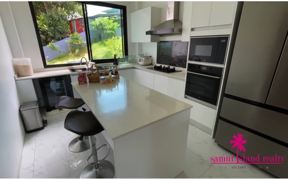 Bang Rak Sea View Villa Kitchen