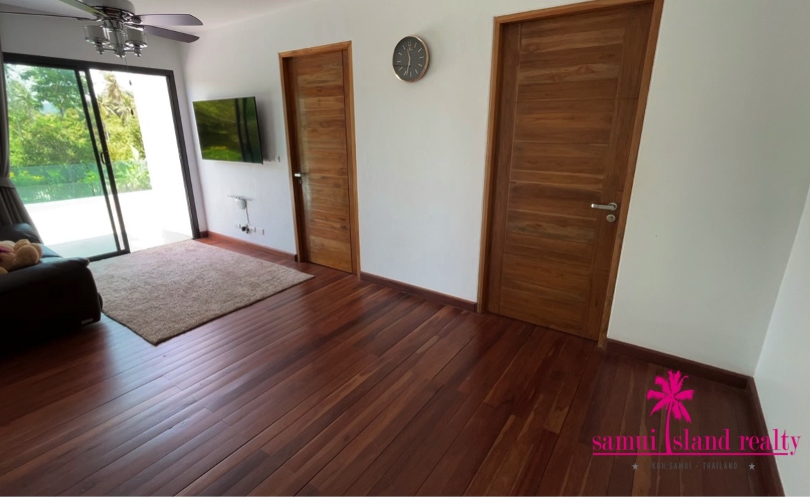 Bang Rak Sea View Villa Landing