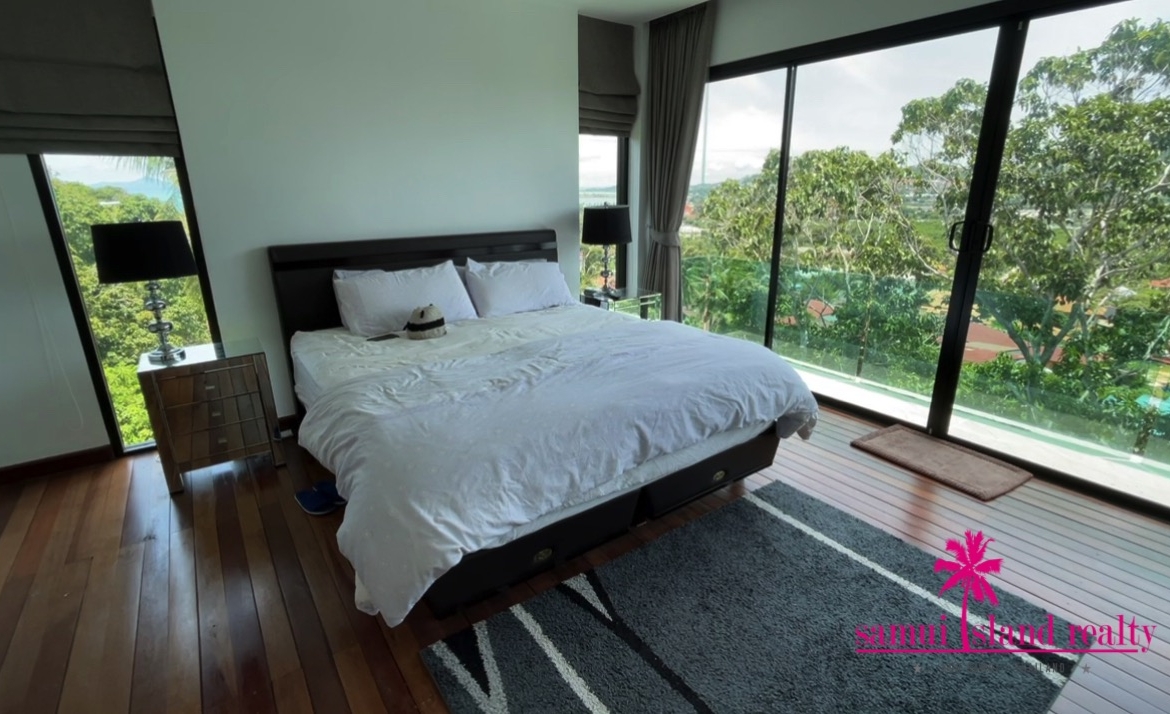 Bang Rak Sea View Villa Master bedroom