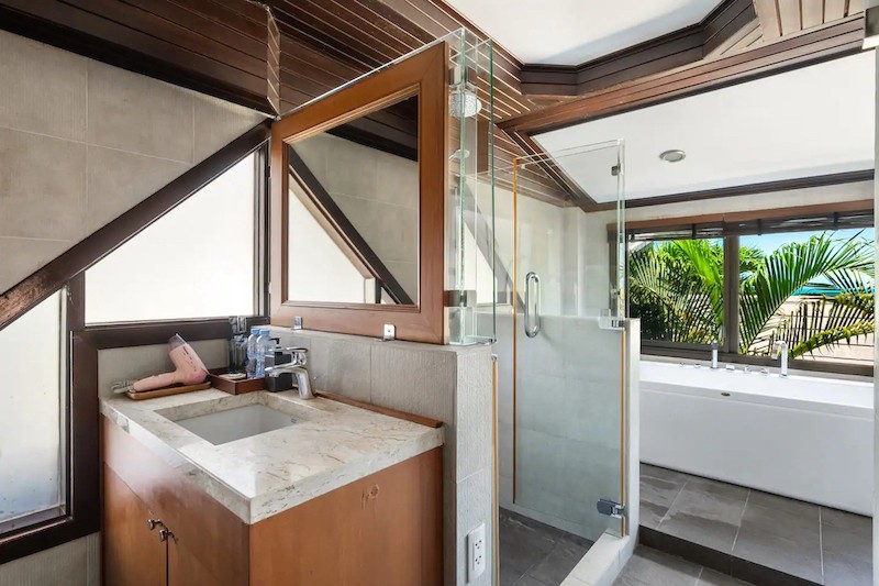 Beachfront Villa In Koh Samui Bathroom
