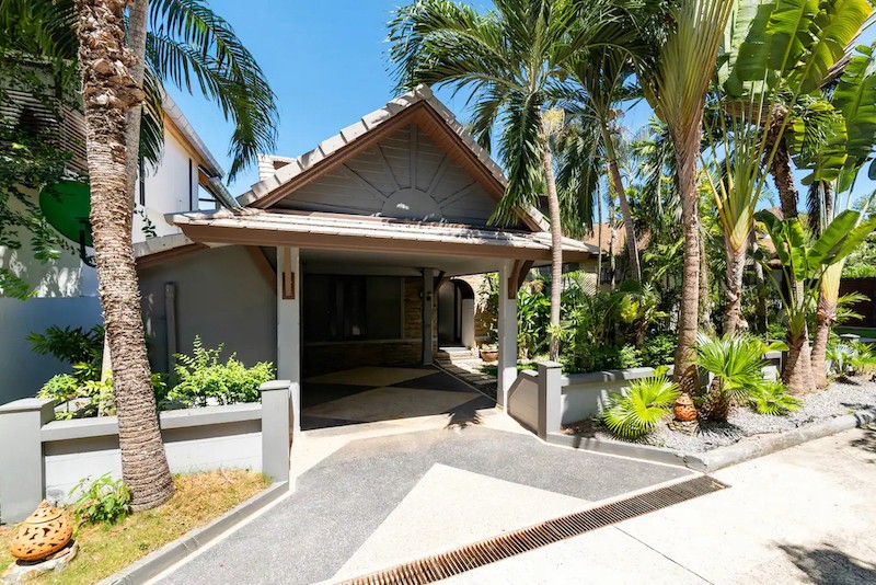 Beachfront Villa In Koh Samui Entrance