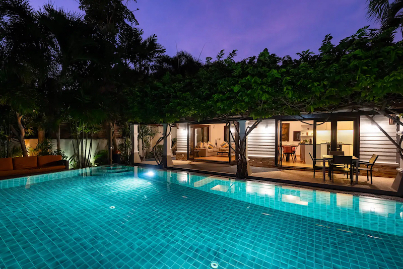 Beachfront Villa In Koh Samui Exterior Night