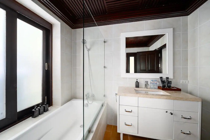 Beachfront Villa In Koh Samui Bathroom