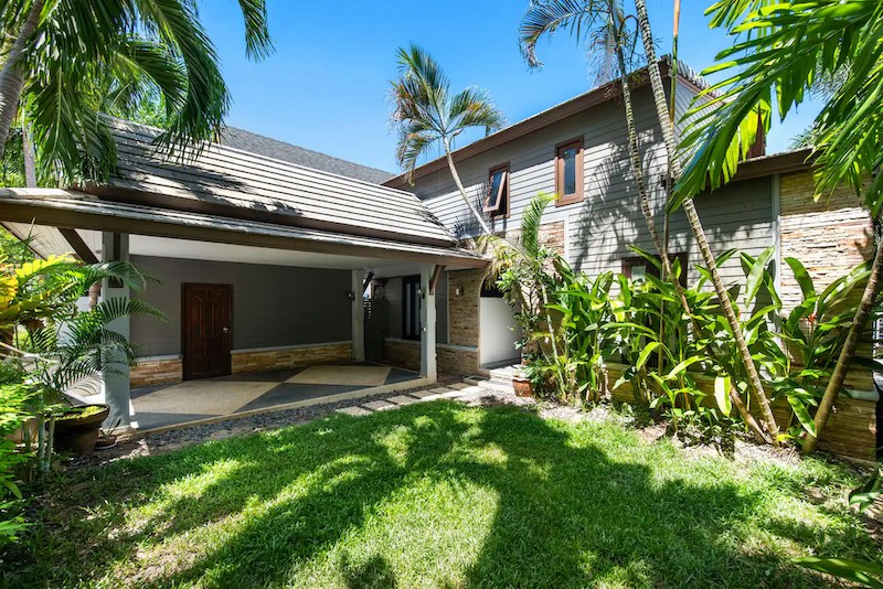 Beachfront Villa In Koh Samui Garden