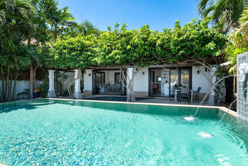 Beachfront Villa In Koh Samui Pool