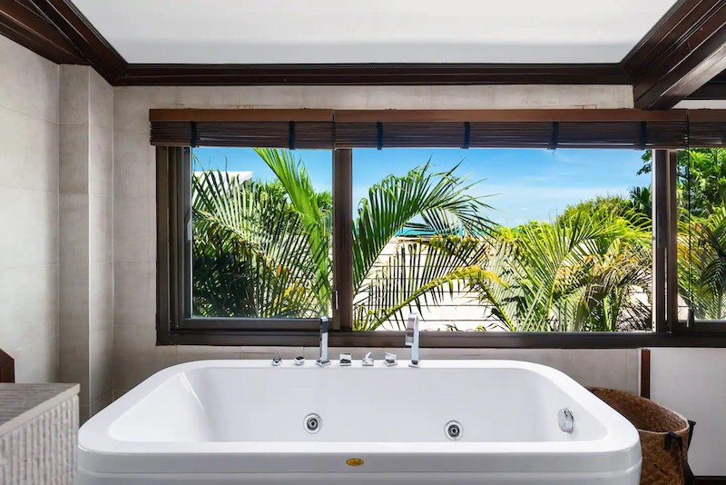 Beachfront Villa In Koh Samui Bathtub