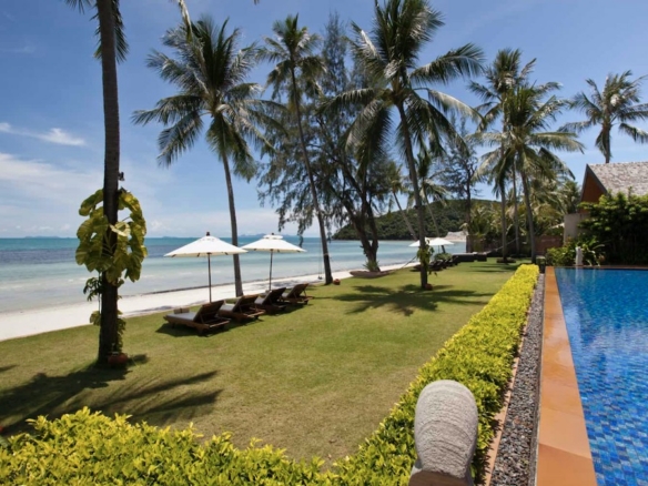 Beachfront Villa Koh Samui Lawn