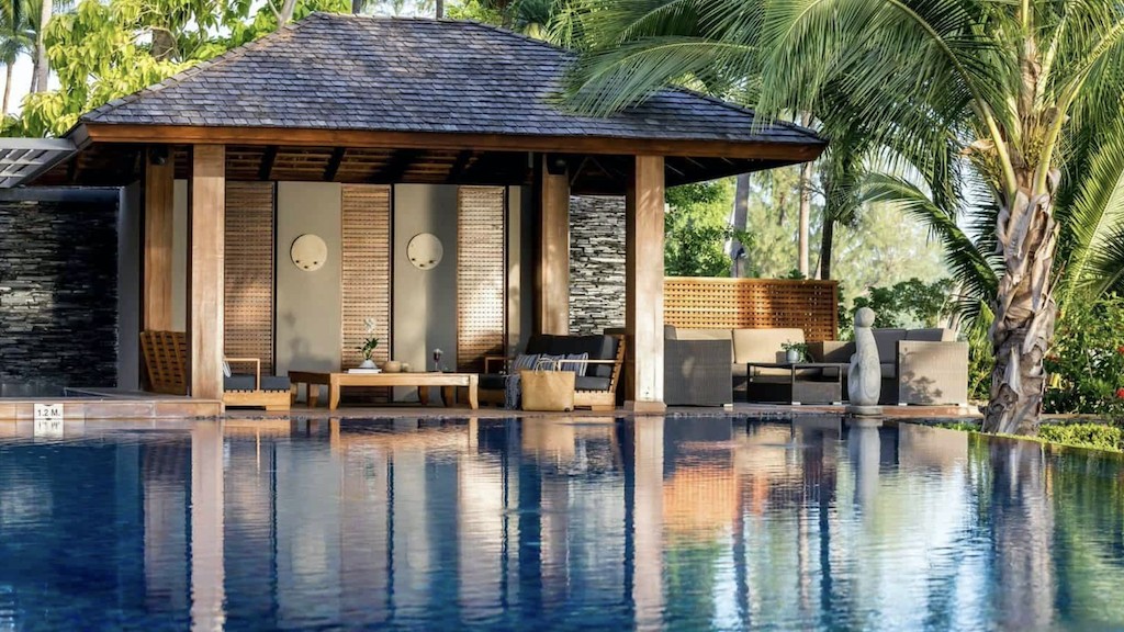 Beachfront Villa Koh Samui Poolside Sala