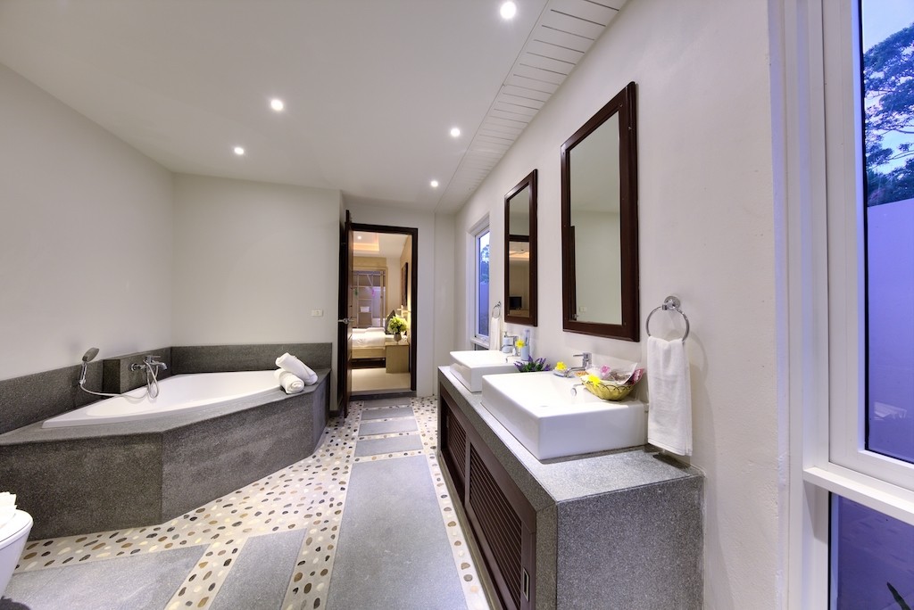 Beachfront Property Koh Samui Bathroom