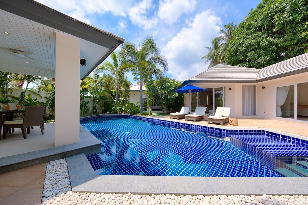 Beachfront Property Pool