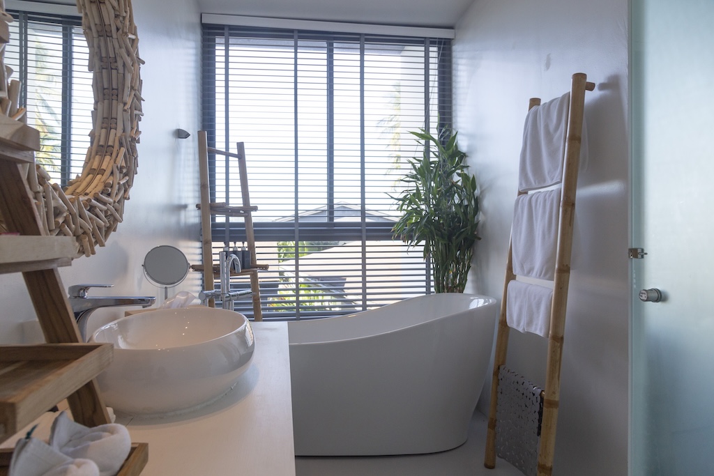 Bella Samui Beach Villa Bathroom