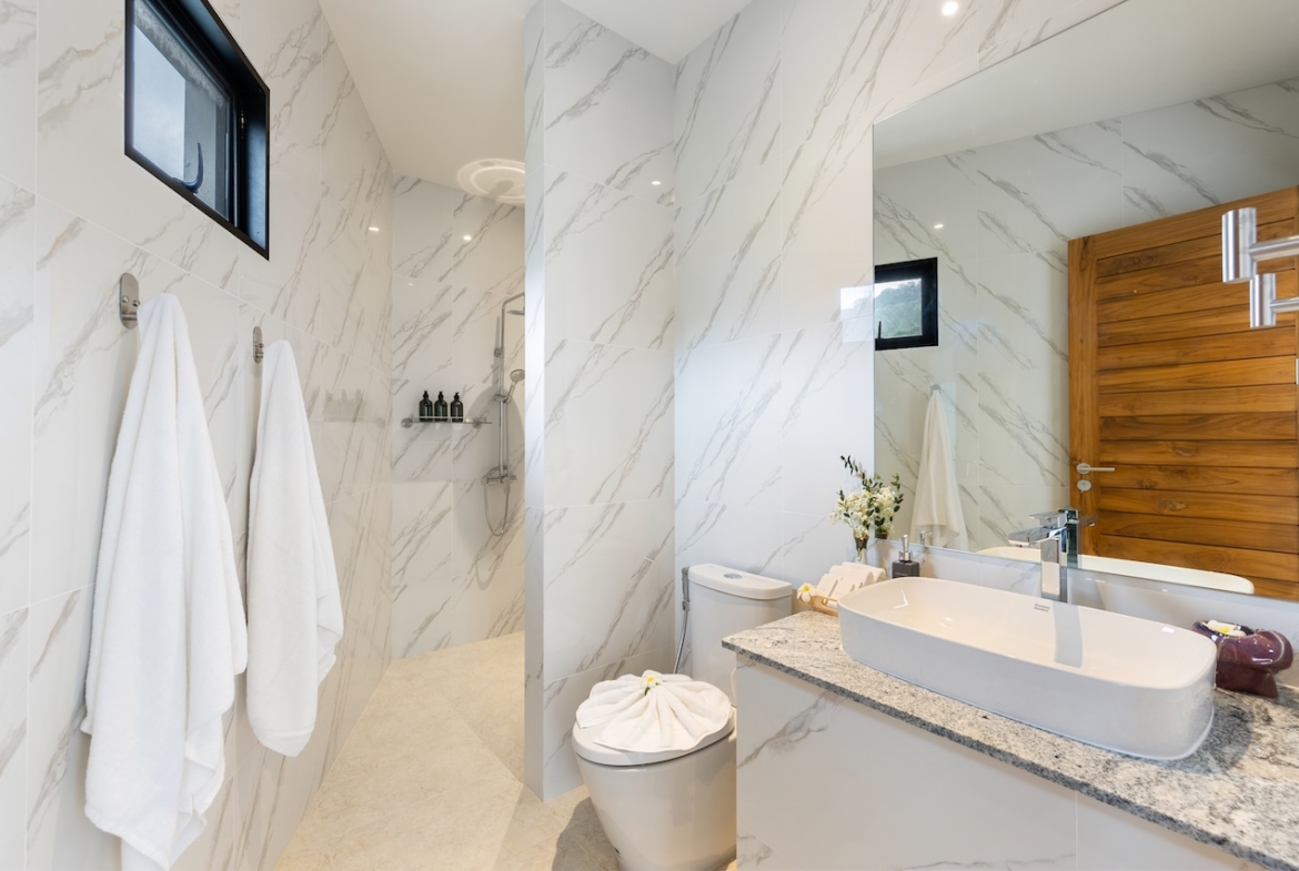 Blue Pearl Villa Bathroom