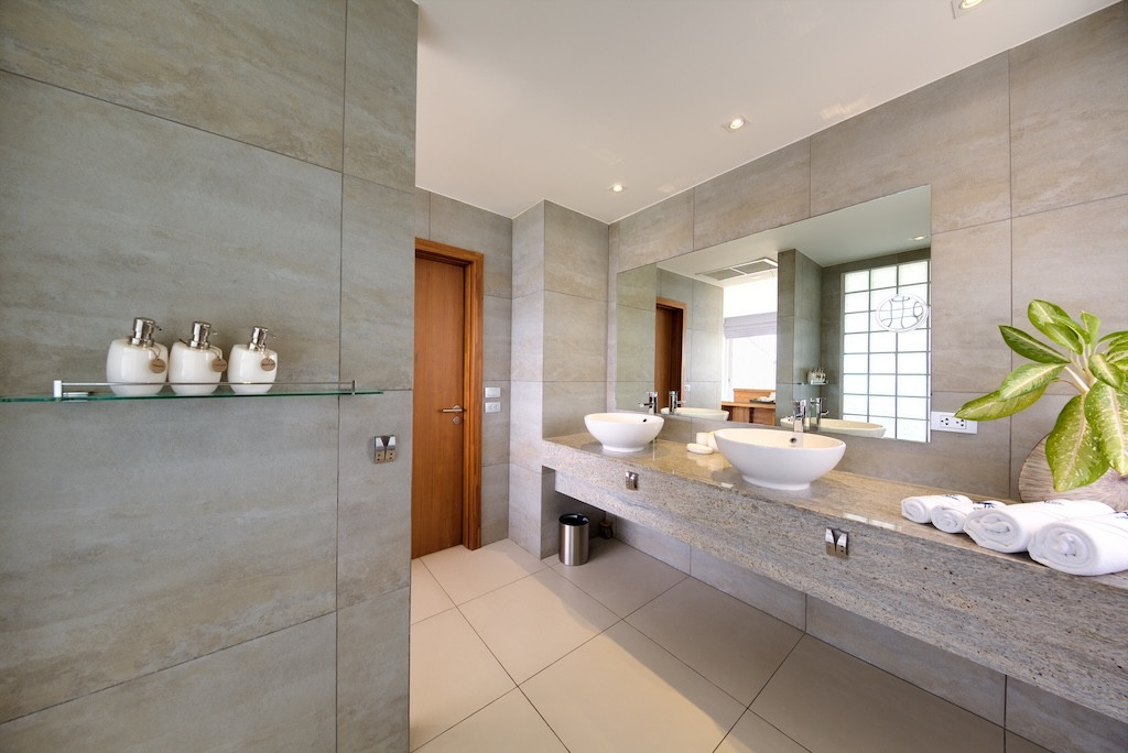 Bophut Ocean View Property Bathroom