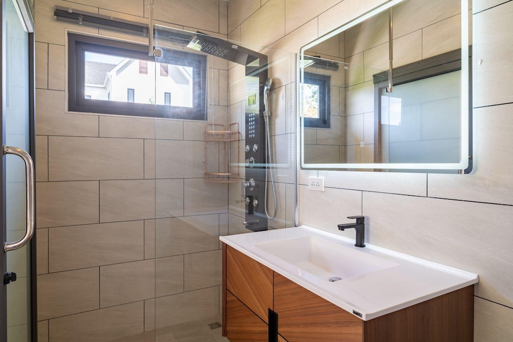 Bophut Pool Villa For Sale In Koh Samui Bathroom