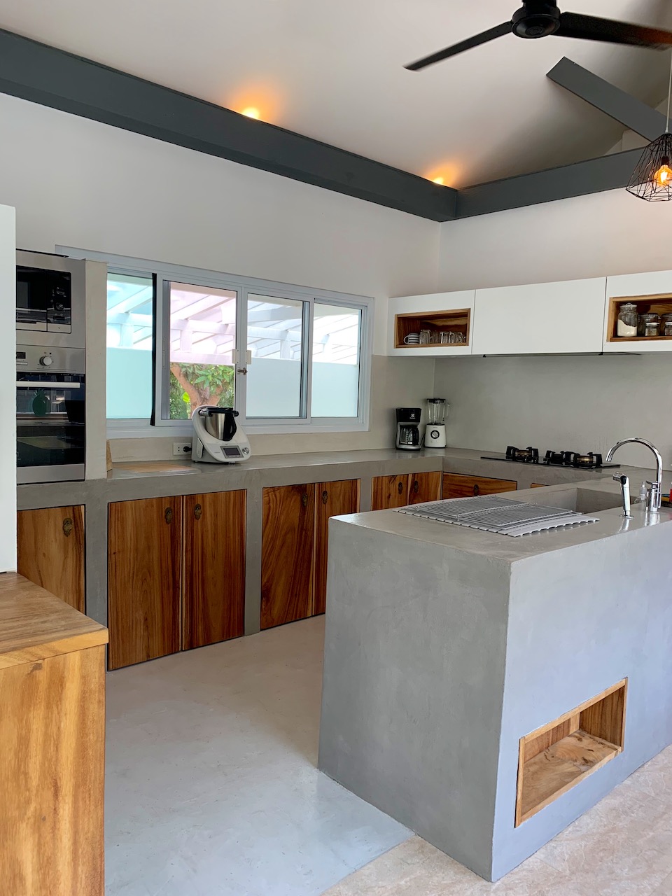 Bophut Pool Villa bophut pool villa Modern Kitchen