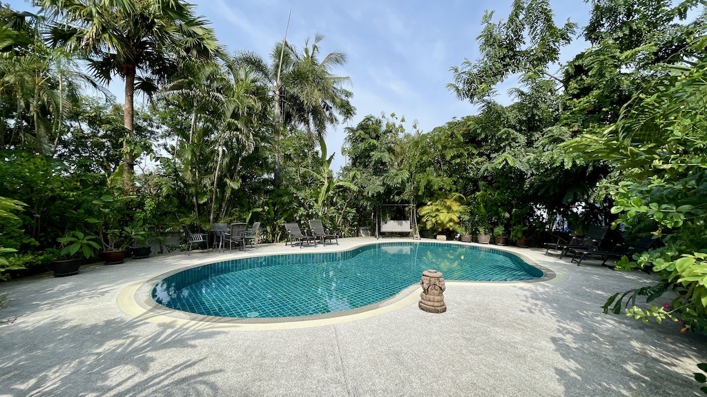 Bophut Property Pool