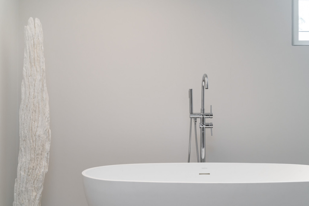 Bathtub
