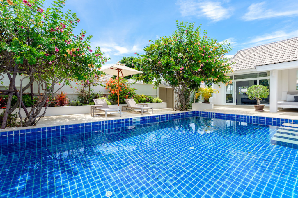 Poolside Loungers