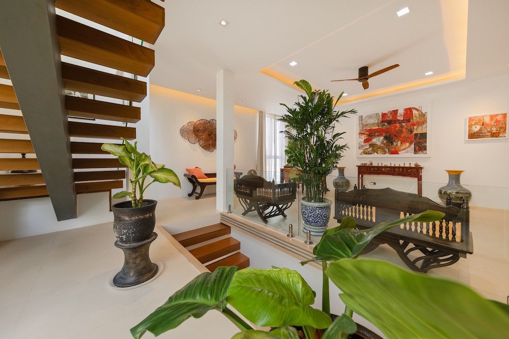 Entrance Lounge