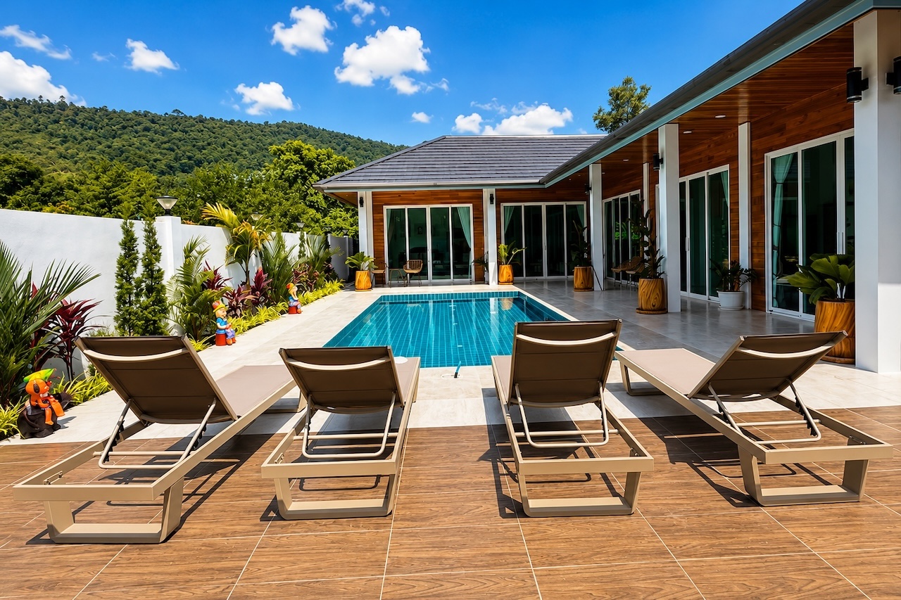 Chaweng 3-Bed Villa For Sale Sun Loungers
